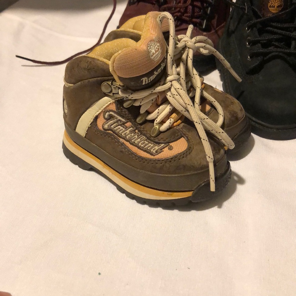Bundle of 4 pairs of timberlands and 1 overall 🔥 - Picture 5 of 8